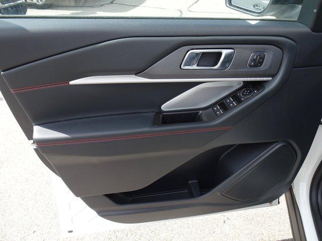 new 2025 Ford Explorer car