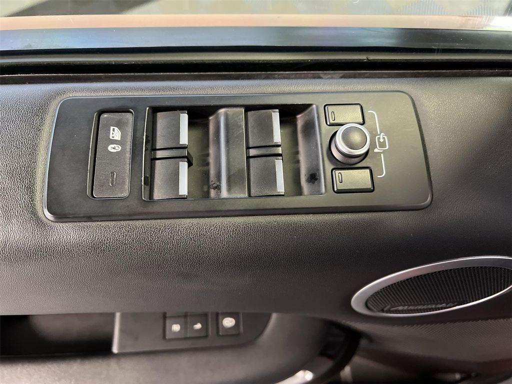 used 2018 Land Rover Discovery car, priced at $23,900