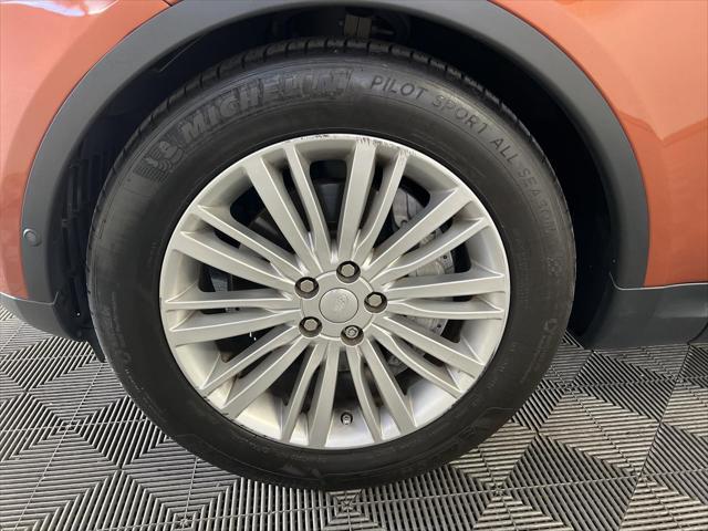 used 2018 Land Rover Discovery car, priced at $23,900