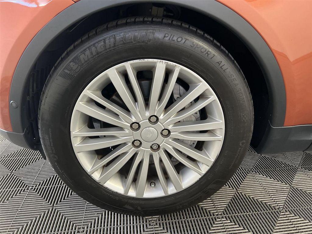 used 2018 Land Rover Discovery car, priced at $23,900