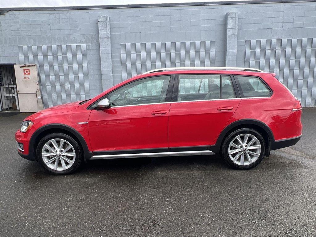 used 2017 Volkswagen Golf Alltrack car, priced at $18,600