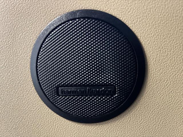 used 2004 Land Rover Discovery car, priced at $13,900