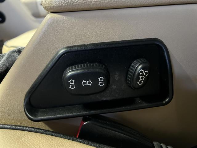 used 2004 Land Rover Discovery car, priced at $13,900