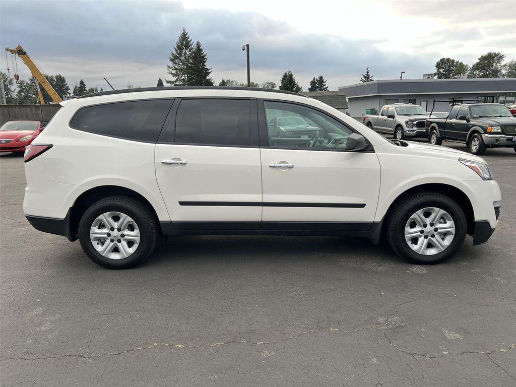 used 2015 Chevrolet Traverse car, priced at $8,995
