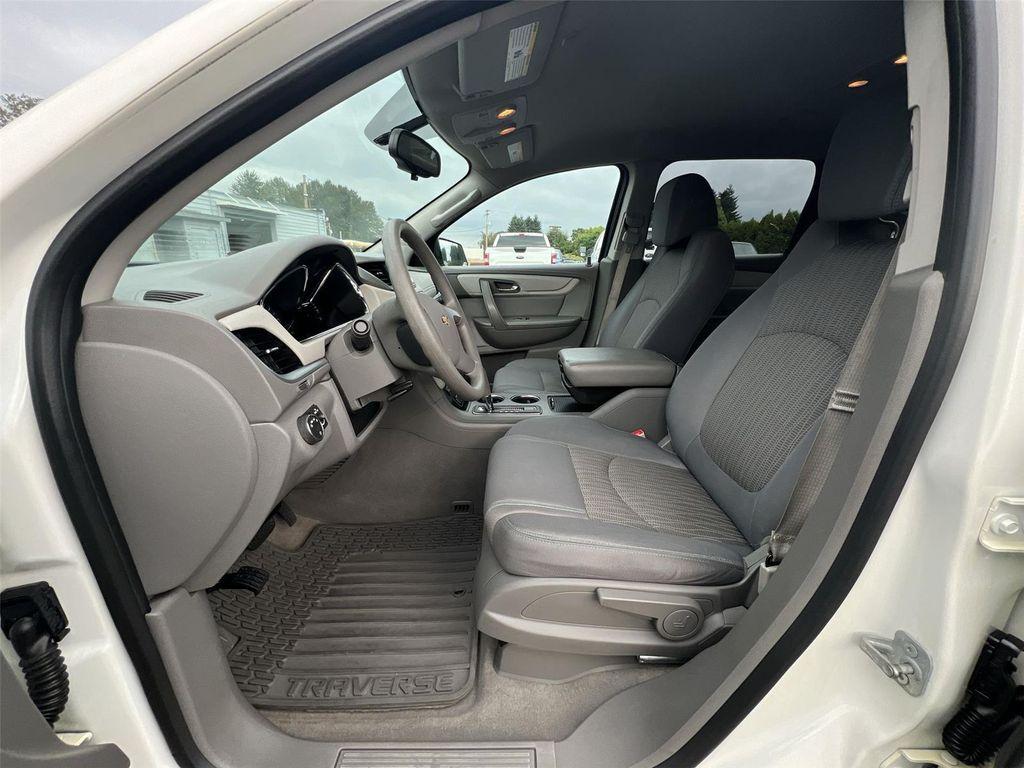 used 2015 Chevrolet Traverse car, priced at $8,995