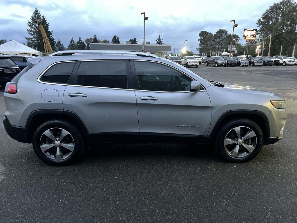used 2019 Jeep Cherokee car