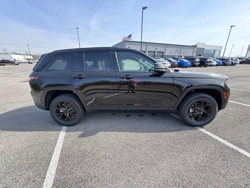new 2024 Jeep Grand Cherokee car, priced at $50,525
