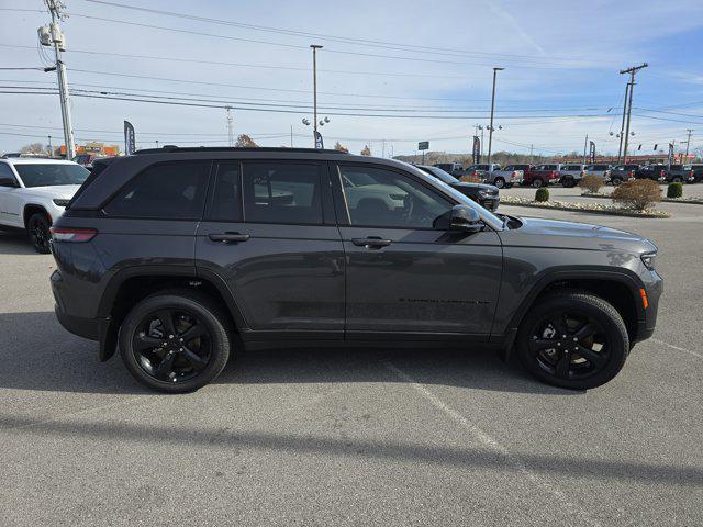 new 2025 Jeep Grand Cherokee car, priced at $48,800