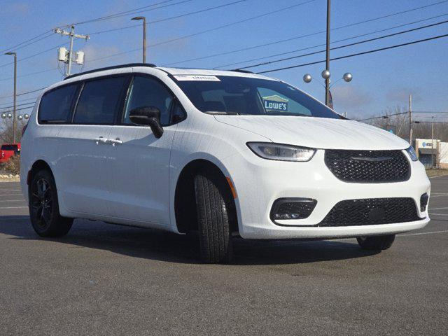 new 2025 Chrysler Pacifica car, priced at $53,530