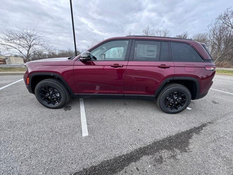 new 2024 Jeep Grand Cherokee car, priced at $50,525