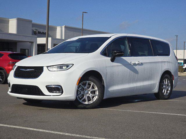 new 2025 Chrysler Pacifica car, priced at $43,345