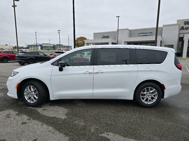 new 2025 Chrysler Pacifica car, priced at $43,345