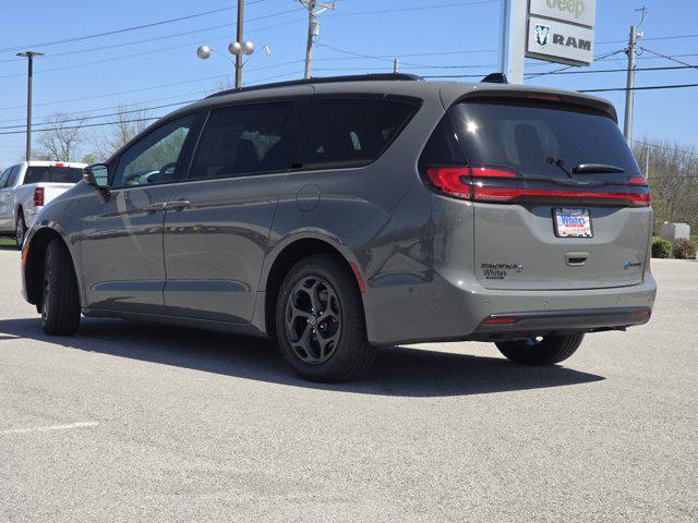 new 2025 Chrysler Pacifica Hybrid car, priced at $53,951