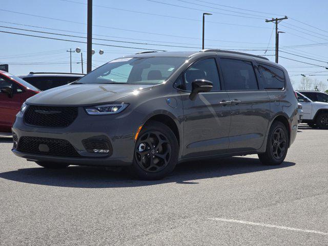new 2025 Chrysler Pacifica Hybrid car, priced at $53,951