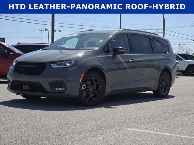 new 2025 Chrysler Pacifica Hybrid car, priced at $52,749