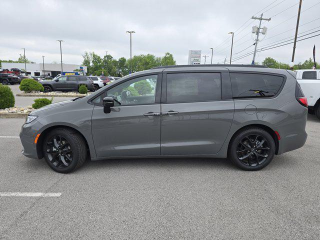 new 2025 Chrysler Pacifica car, priced at $48,626