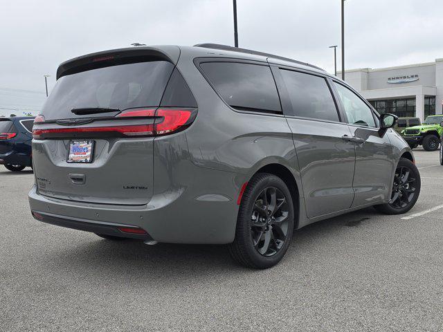 new 2025 Chrysler Pacifica car, priced at $48,626