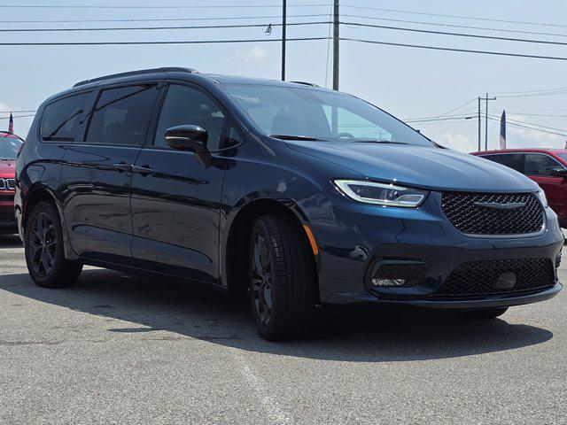 new 2025 Chrysler Pacifica car, priced at $51,464