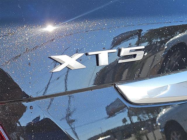 new 2025 Cadillac XT5 car, priced at $58,635