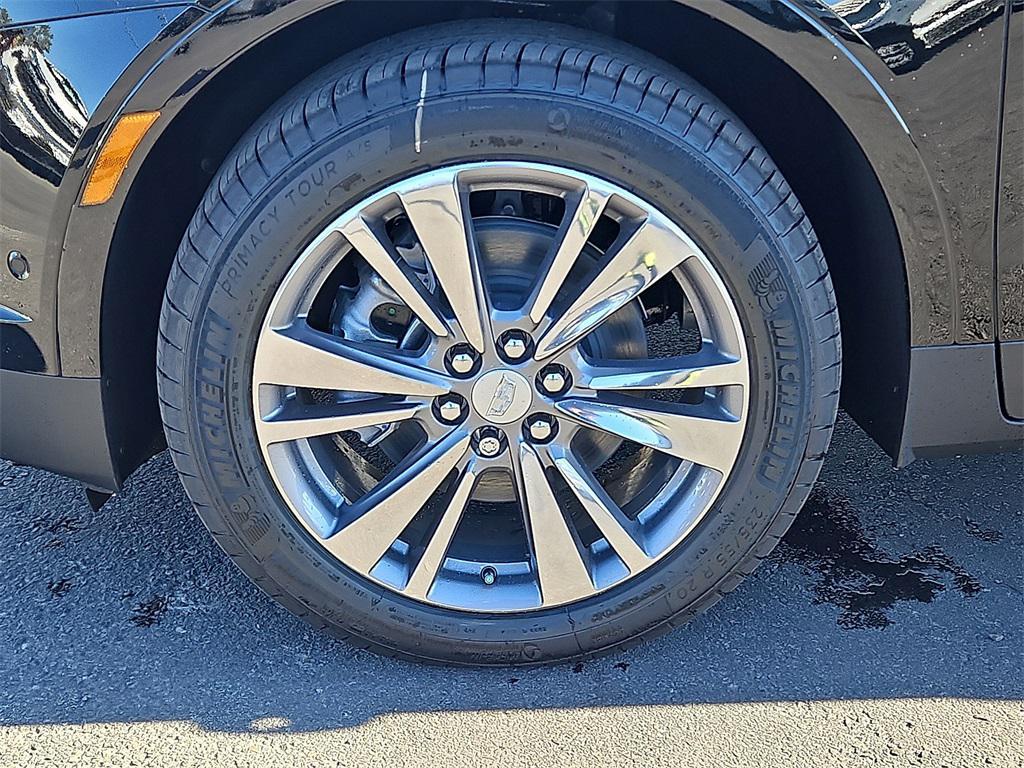 new 2025 Cadillac XT5 car, priced at $58,635