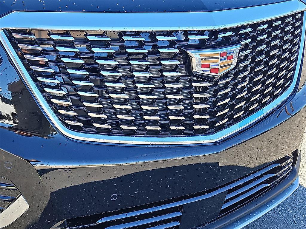 new 2025 Cadillac XT5 car, priced at $58,635