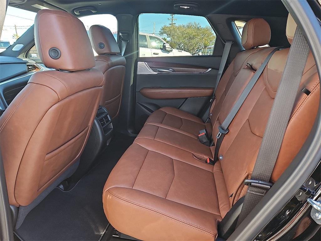 new 2025 Cadillac XT5 car, priced at $58,635