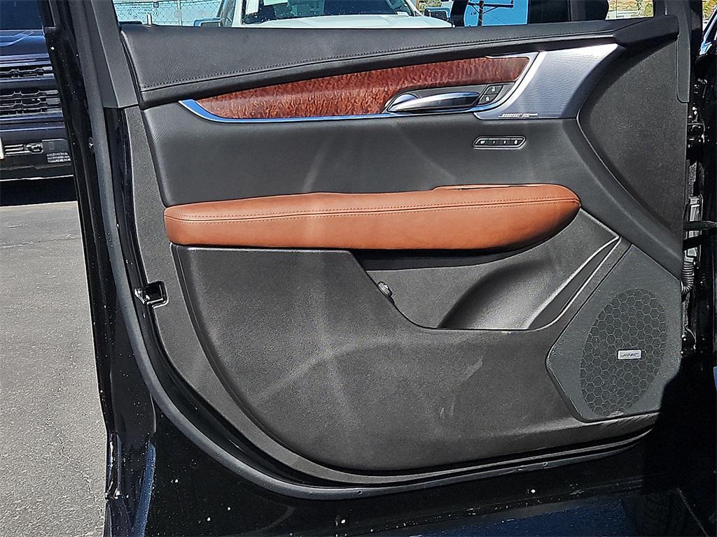 new 2025 Cadillac XT5 car, priced at $58,635