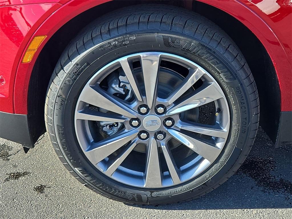 new 2025 Cadillac XT5 car, priced at $59,470