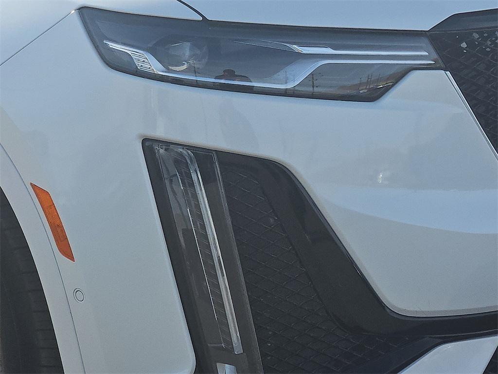 new 2025 Cadillac XT6 car, priced at $71,273