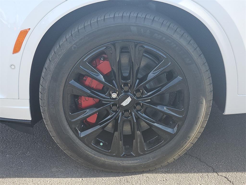 new 2025 Cadillac XT6 car, priced at $71,273