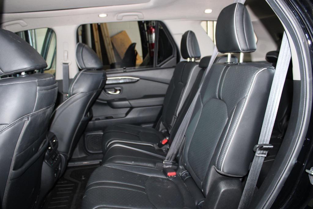used 2025 Honda Pilot car, priced at $44,970