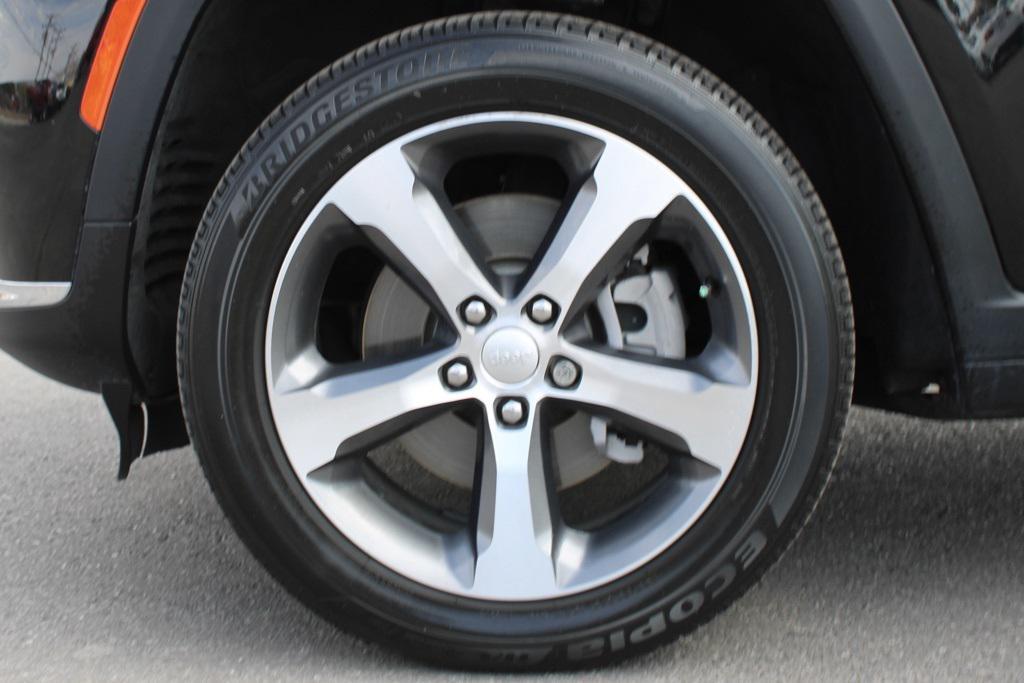 used 2024 Jeep Grand Cherokee L car, priced at $29,570