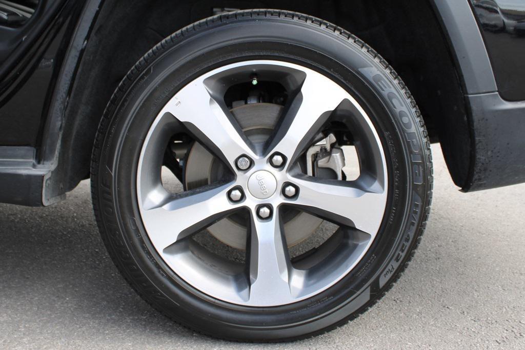 used 2024 Jeep Grand Cherokee L car, priced at $29,570