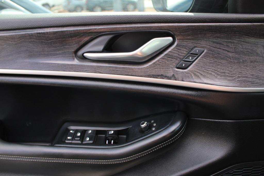 used 2024 Jeep Grand Cherokee L car, priced at $29,570