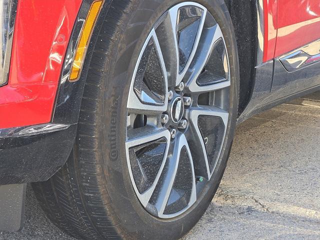 new 2025 Cadillac OPTIQ car, priced at $55,615