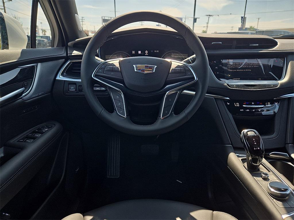 new 2025 Cadillac XT5 car, priced at $59,420