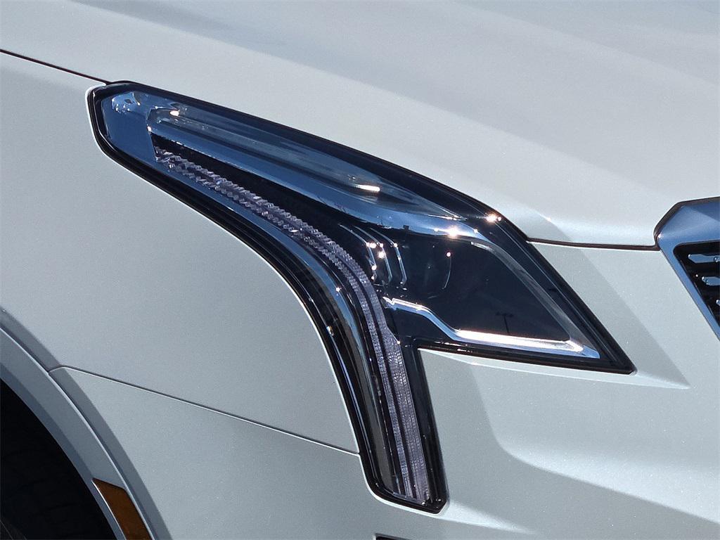 new 2025 Cadillac XT5 car, priced at $59,420