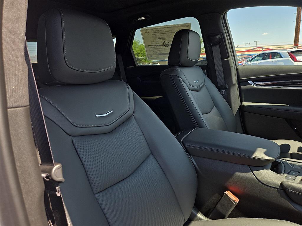 new 2025 Cadillac XT5 car, priced at $59,420