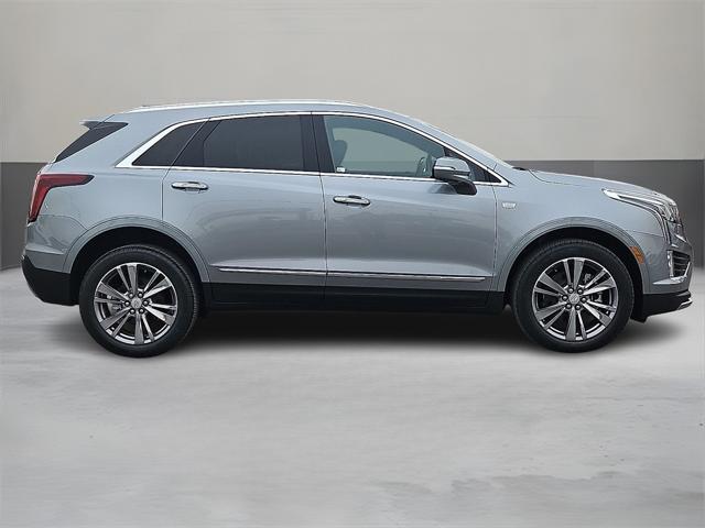 new 2025 Cadillac XT5 car, priced at $54,990