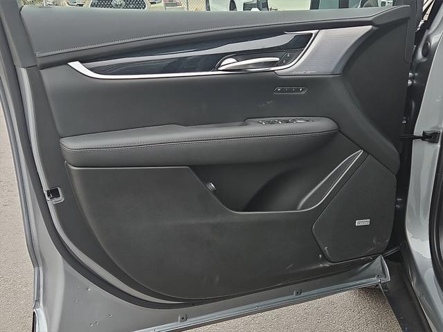 new 2025 Cadillac XT5 car, priced at $54,990