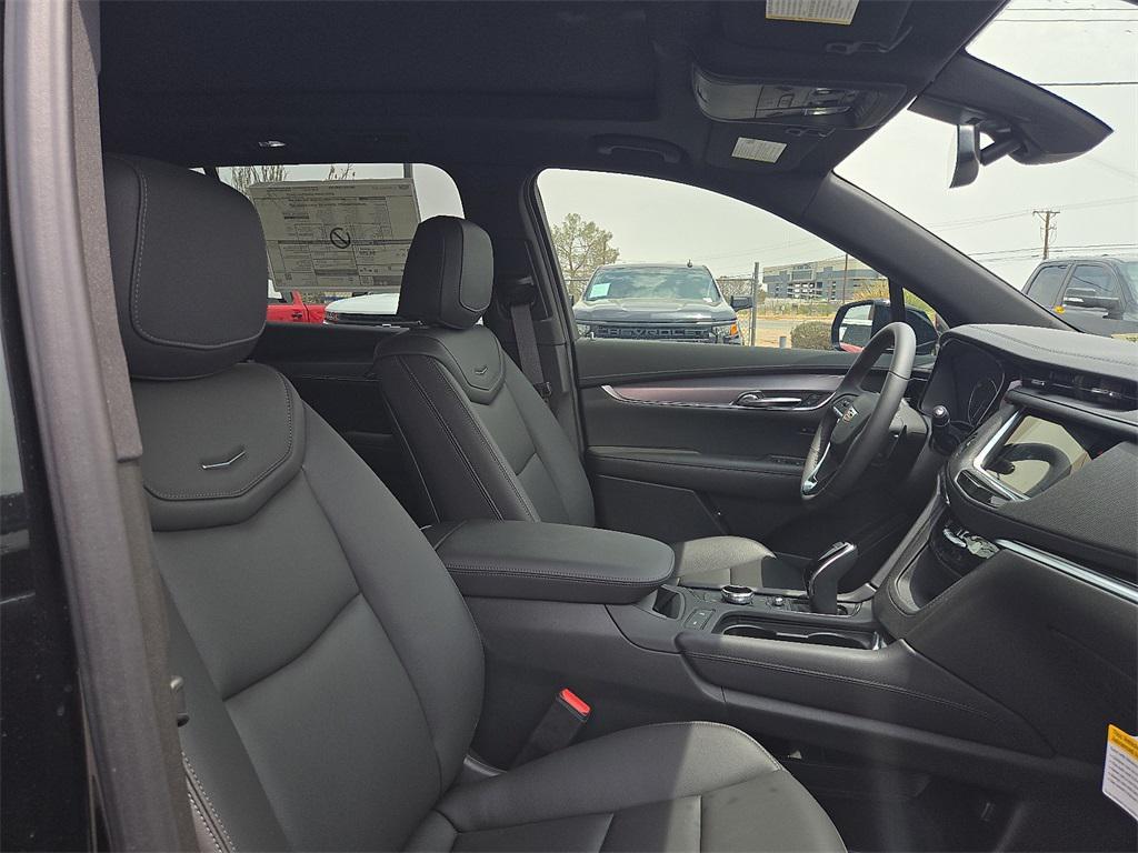 new 2025 Cadillac XT6 car, priced at $53,315
