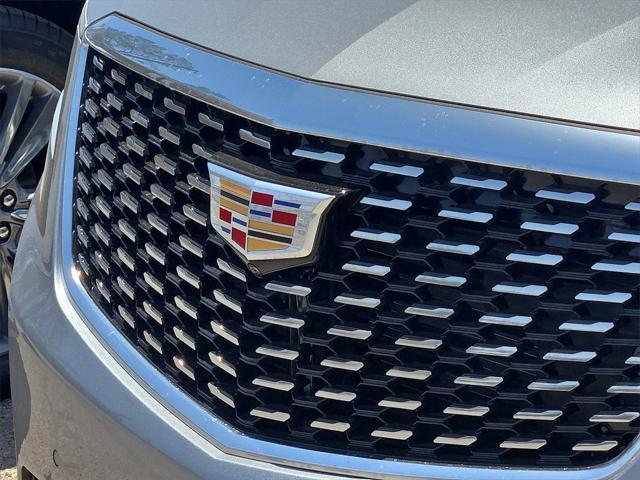 new 2025 Cadillac XT5 car, priced at $58,195