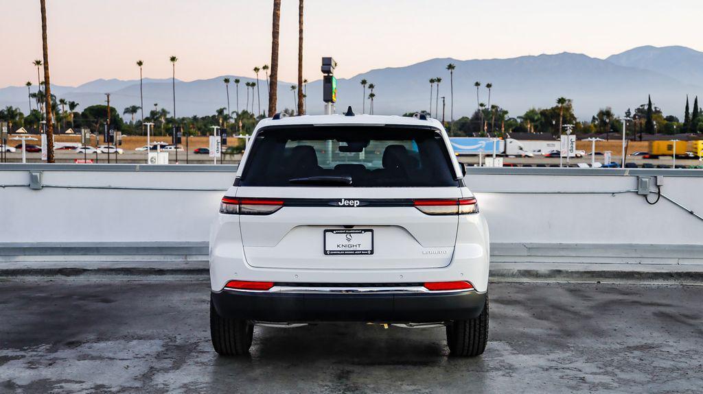 new 2025 Jeep Grand Cherokee car, priced at $29,475