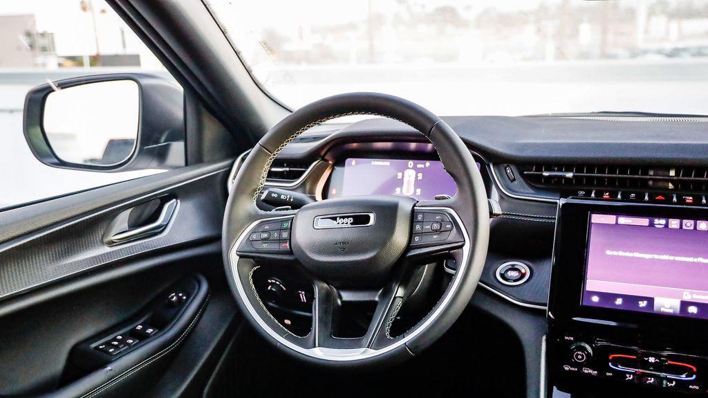 new 2025 Jeep Grand Cherokee car, priced at $29,475