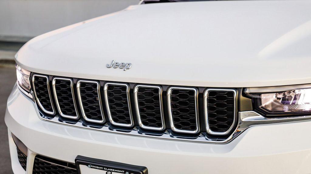 new 2025 Jeep Grand Cherokee car, priced at $29,475