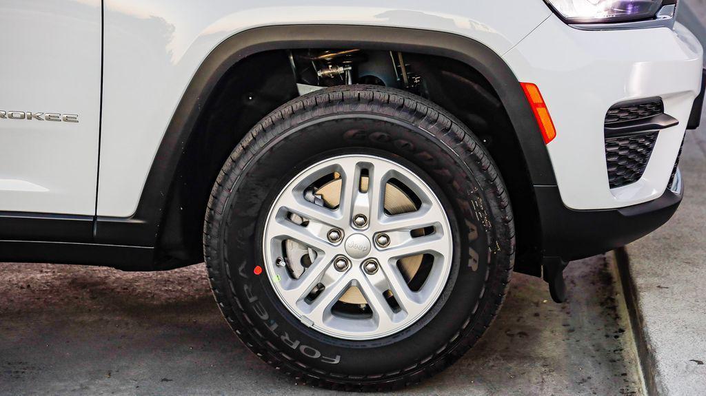 new 2025 Jeep Grand Cherokee car, priced at $29,475