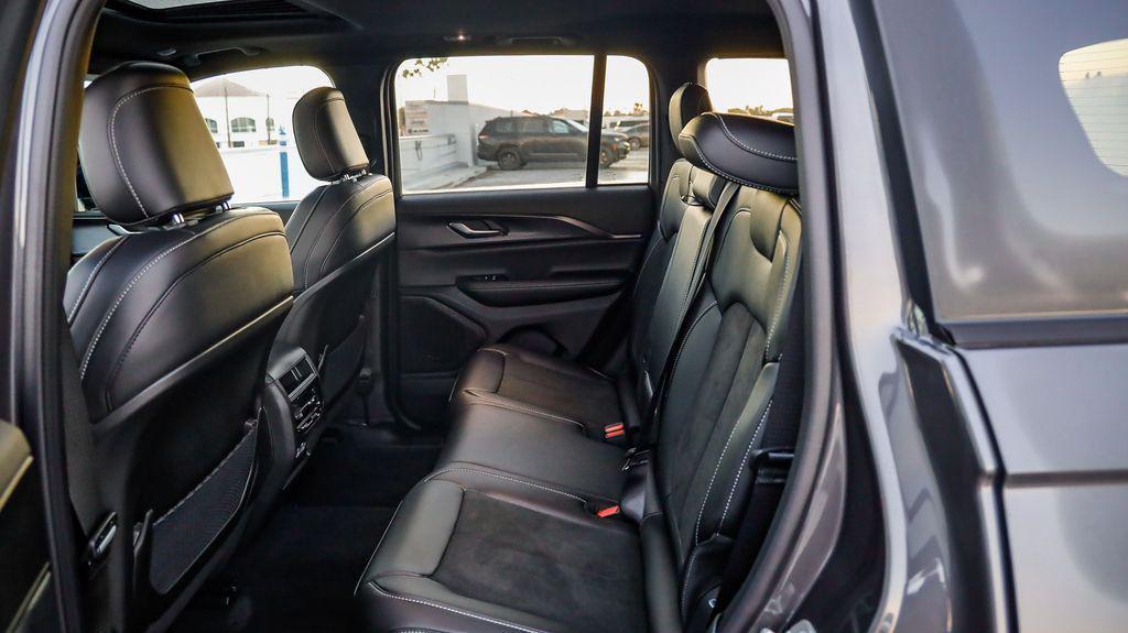 new 2025 Jeep Grand Cherokee car, priced at $37,045