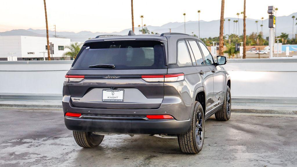 new 2025 Jeep Grand Cherokee car, priced at $37,045