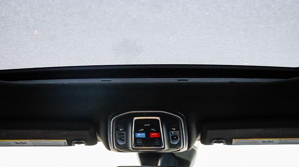 new 2025 Jeep Grand Cherokee car, priced at $37,045