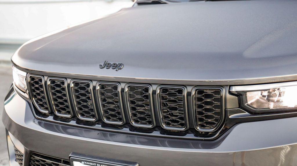 new 2025 Jeep Grand Cherokee car, priced at $37,045